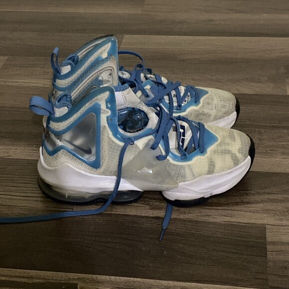 Nike Lebron XIX 19 'Space Jam' White Sneaker, Size 6 Y / 8W DD0418-100 - Picture 3 of 7